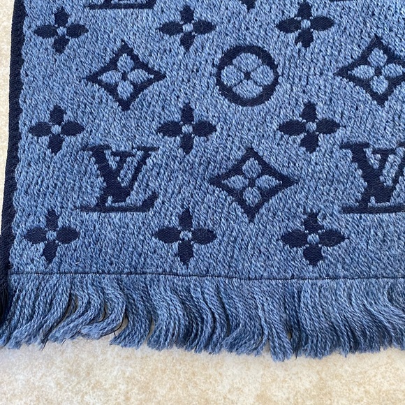 Louis Vuitton Blue Scarf Made in Italy 100% Wool - Picture 7 of 7